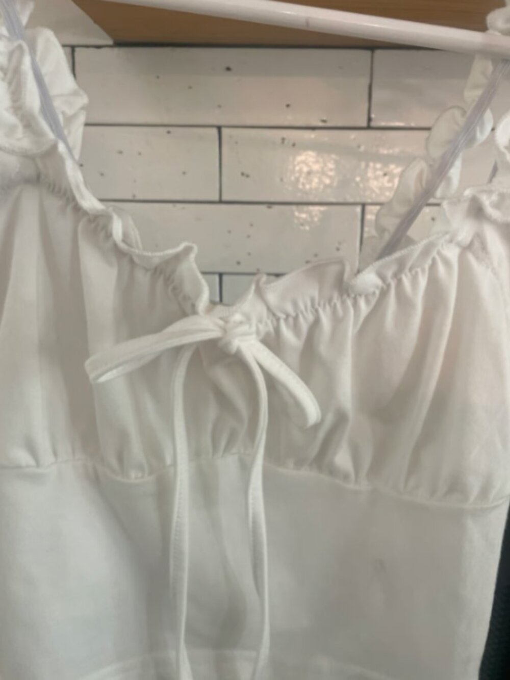 White top - Picture 3 of 6